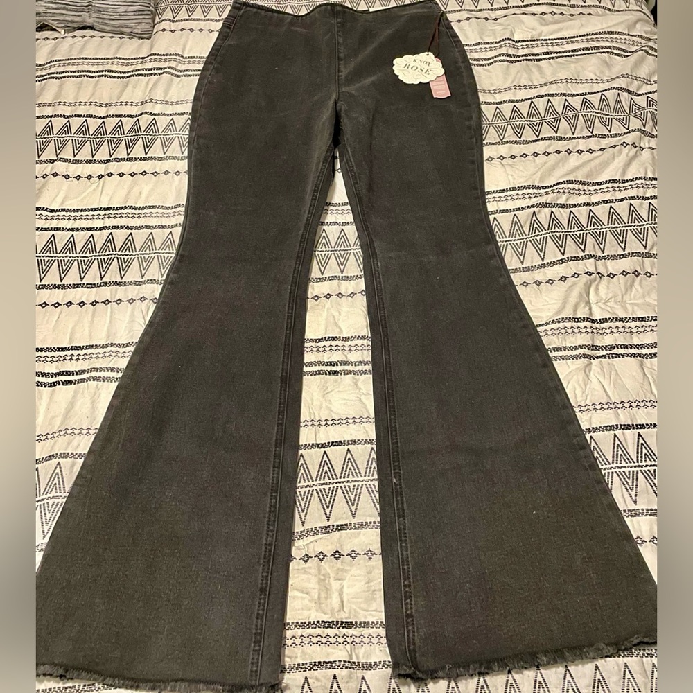 Knox Rose Pull on Flare Jeans Size Medium